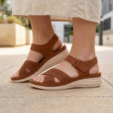 Sandalias Been Class para mujer, color simipiel cafe, corrida 23-26