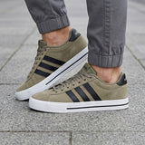 TENIS ADIDAS DAYLI 4.0 HOMBRE IF4505 GAMUZA VERDE