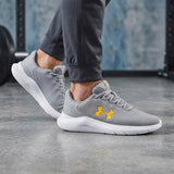 TENIS UNDER ARMOUR PHADE HOMBRE 3028252011 TEX GRIS