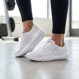 TENIS UNDER ARMOUR CHARGED MUJER 3027007100 TX BCO
